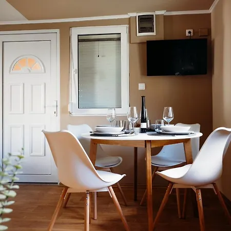 Isabella In Terme Catez *