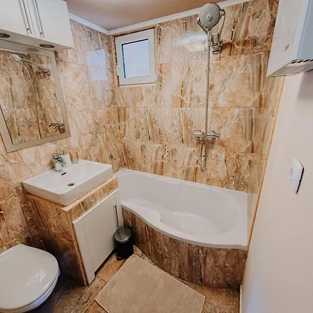 Isabella In Terme Catez